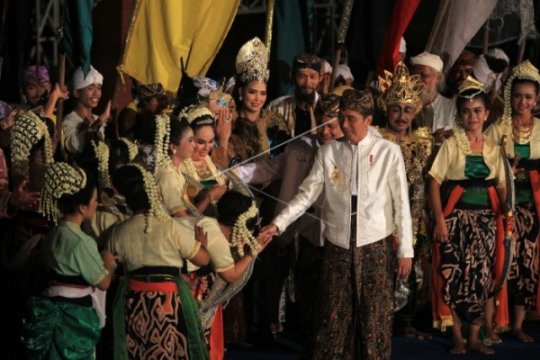 Penutupan Festival Keraton Nusantara di Cirebon Page 1 Small