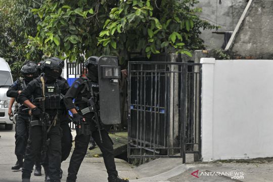 Terduga teroris EY modifikasi bom manfaatkan Wi-Fi