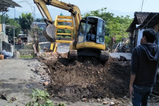 Jalan penghubung Gegutu-Gunung Sari belum direspons