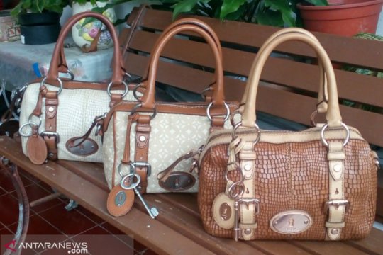 Ketika sebuah tas menjadi wadah bagi fesyen dan investasi