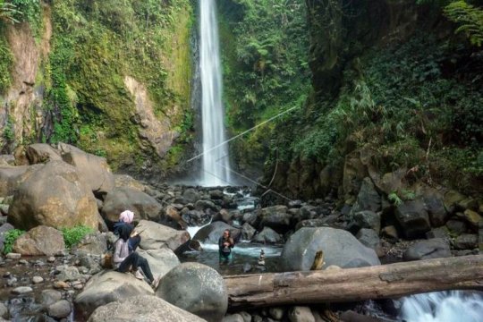 Air terjun Curug Genting Page 2 Small