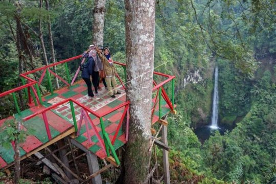 Air terjun Curug Genting Page 1 Small