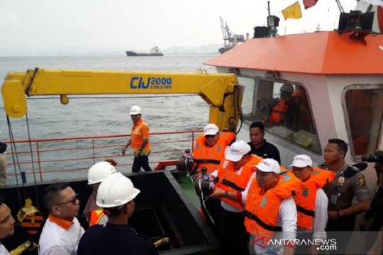 Gubernur Lampung resmikan kapal pembersih sampah