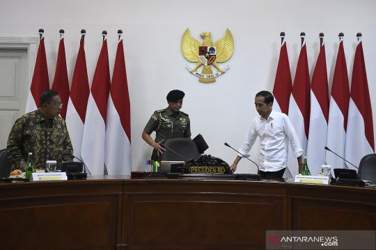 Presiden Joko Widodo pimpin rapat kabinet soal penerapan Industri 4.0