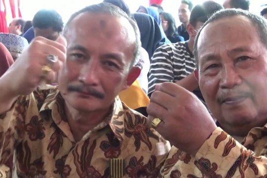 Sebanyak 29 pendonor darah Kota Malang terima cincin emas