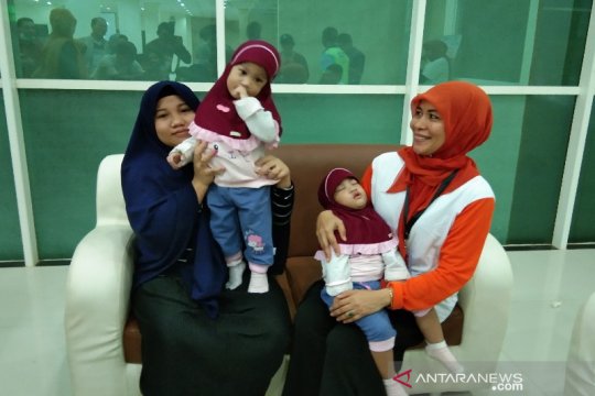 Tiba di Kendari, kembar siam Aqila-Azila dirawat di RSUD