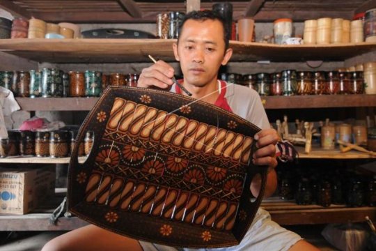 Kerajinan bambu motif batik Page 2 Small