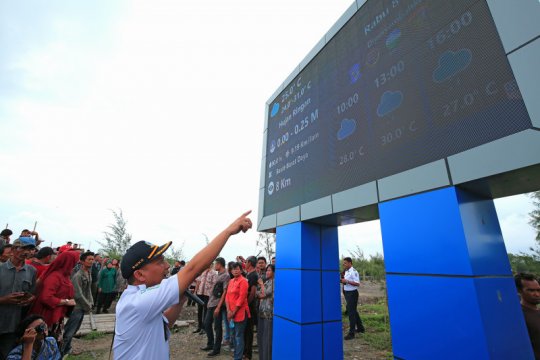 Pesisir Surabaya dipasangi enam papan informasi cuaca digital