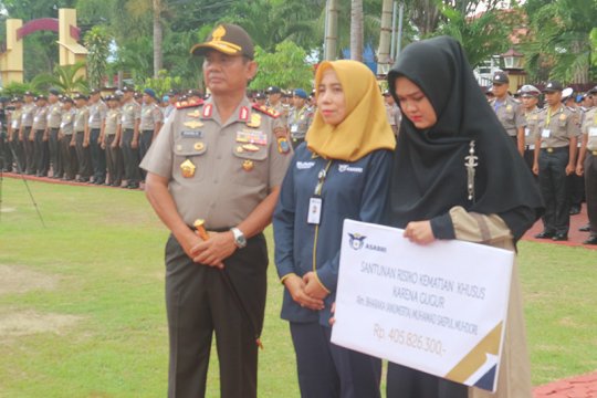 ASABRI berikan SRKK kepada keluarga anggota BRIMOB yang gugur di Operasi Tinombala