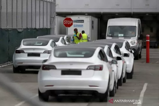 Simak kembali warta tentang hukuman Diddy, penjualan mobil listrik