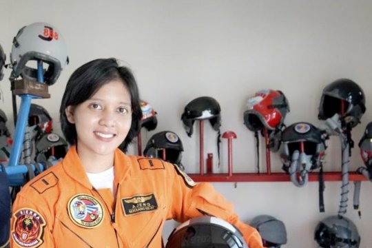 Letda Pnb Ajeng, penerbang tempur wanita pertama TNI AU