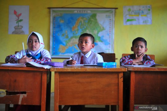 Layanan pendidikan bagi anak transmigran di Kerinci