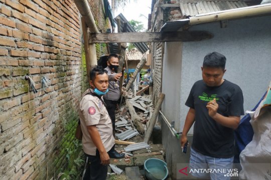 Gempa Pangandaran sebabkan kerusakan rumah warga di Garut dan Ciamis