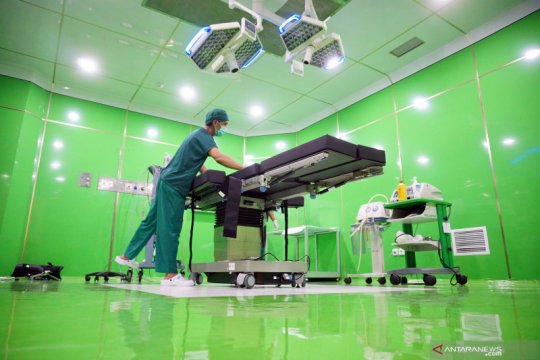 Ruang operasi khusus pasien COVID-19 di RSUD Tulungagung