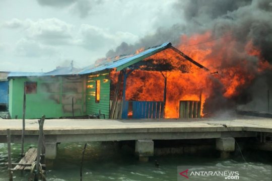 Rumah warga Teluk Kriting terbakar Page 2 Small