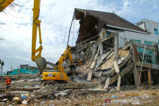 Kemarin pemerintah bahas vaksinasi mandiri, gempa guncang Talaud