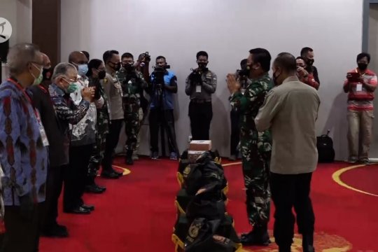 Panglima TNI bertemu tokoh di Papua