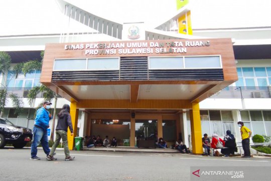 Enam penyidik KPK geledah Kantor PUPR Sulawesi Selatan