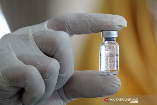 Penerima dua dosis vaksin COVID-19 di Indonesia 121,57 juta orang