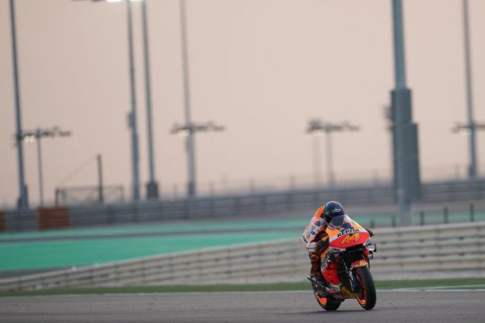 Debu dan angin kencang menutup tes pramusim MotoGP di Qatar