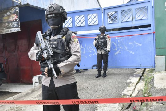 Polisi musnahkan bahan peledak di rumah terduga teroris Bekasi