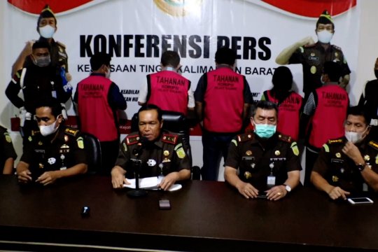 Korupsi di PTPN XIII, 5 tersangka ditahan Kejati Kalbar