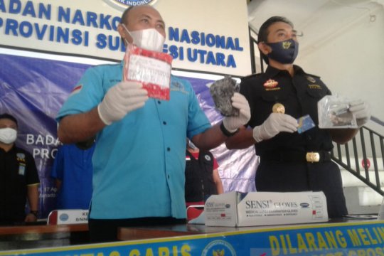 BNN Sulut dan Bea Cukai tangkap dua tersangka narkotika