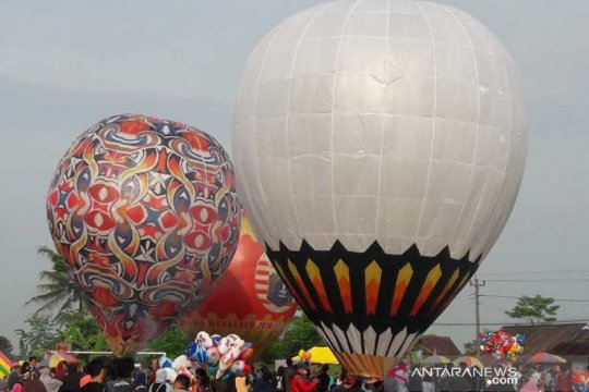 Puluhan balon udara semarakkan Syawalan di Wonosobo