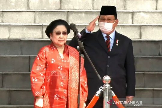 Prabowo dampingi Megawati ke sidang pengukuhan gelar profesor
