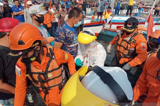 Tim SAR temukan jasad pelajar tenggelam di laut Palabuhanratu