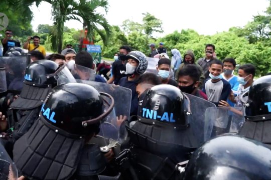 Saat prajurit TNI AL hadapi ‘demonstran’ di Mako Lanal Lhokseumawe