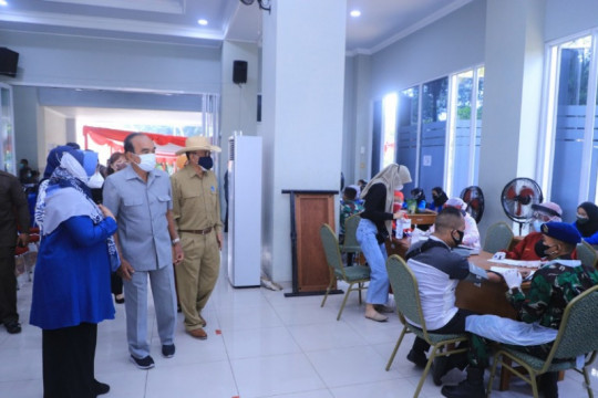 Siswono tinjau pelaksanaan vaksin di Universitas Pancasila