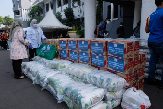 Bantuan COVID-19 di Surabaya siap didistribusikan ke warga terdampak