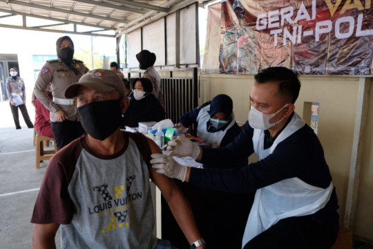 Polresta Tangerang gelar vaksinasi COVID-19 bagi pemohon SIM