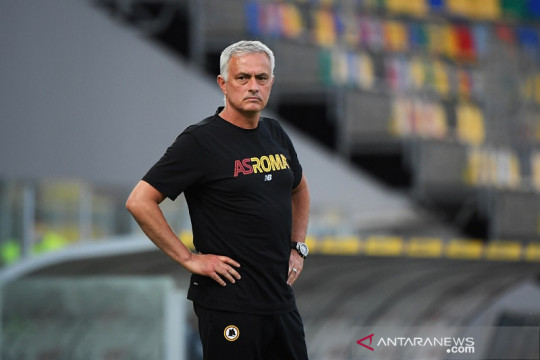 AS Roma hadapi AC Milan seusai jeda Natal, Jose Mourinho sumringah