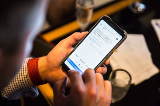 Google akan hadirkan fitur AI generatif untuk Assistant