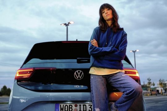 Penjualan mobil listrik VW Group meningkat dua kali lipat di Q3