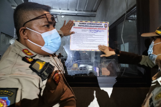 Satpol PP Jakarta Barat temukan dua kafe langgar prokes saat sidak
