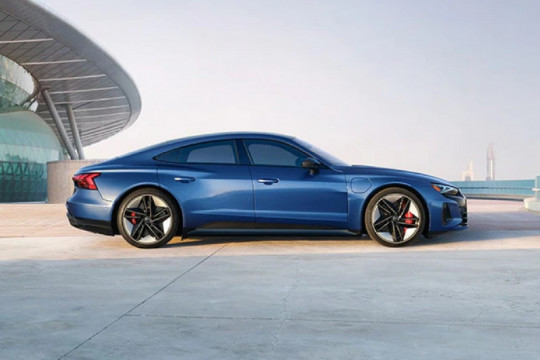 Jelang peluncuran, Audi bocorkan tampilan mobil listrik e-tron GT