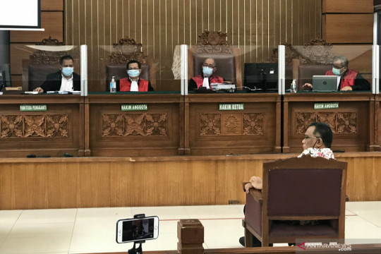 Jaksa tuntut Jumhur Hidayat hukuman 3 tahun penjara
