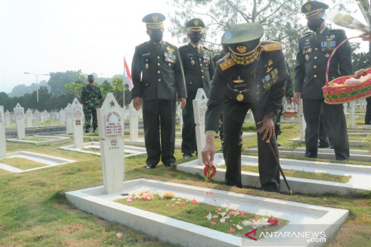 Mayor Jenderal TNI Agus Subiyanto yang berpeluang jadi Pangkostrad