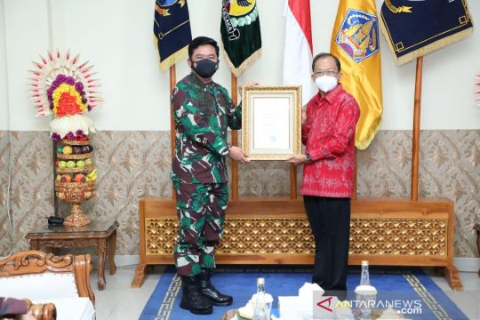 Gubernur Bali terima penghargaan PPKM Mikro terbaik dari Mabes TNI
