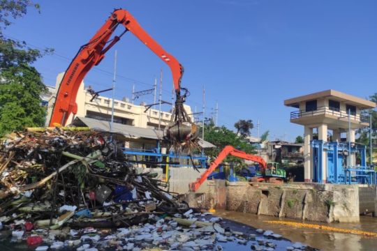 Pemkot Jakarta Selatan targetkan kurangi 345 ton sampah per hari