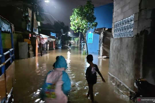 DKI kemarin, banjir Cipinang Melayu hingga kebakaran gedung Basarnas