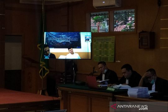Bupati Bandung Barat minta dibebaskan atas kasus korupsi bansos