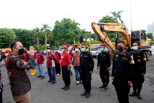 Kota Surabaya kirim bantuan personel dan alat berat ke Kota Batu