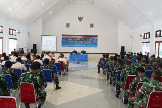 Tim Safari Personel TNI AL sosialisasi aturan baru di Lantamal VIII