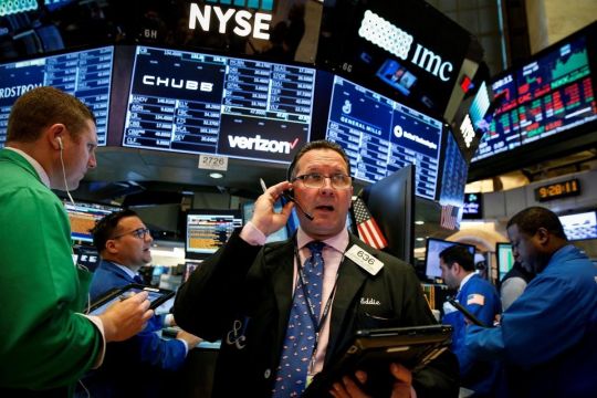 Wall Street berbalik arah, berakhir lebih tinggi di reli akhir sesi