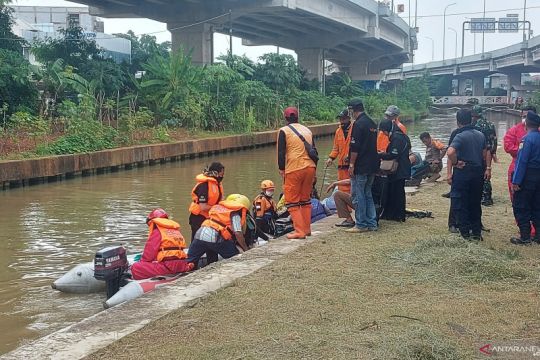 200 petugas ikuti simulasi penanganan banjir di Cipinang Melayu