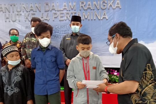 300 anak yatim korban COVID-19 di Sorong dapat santunan Pertamina